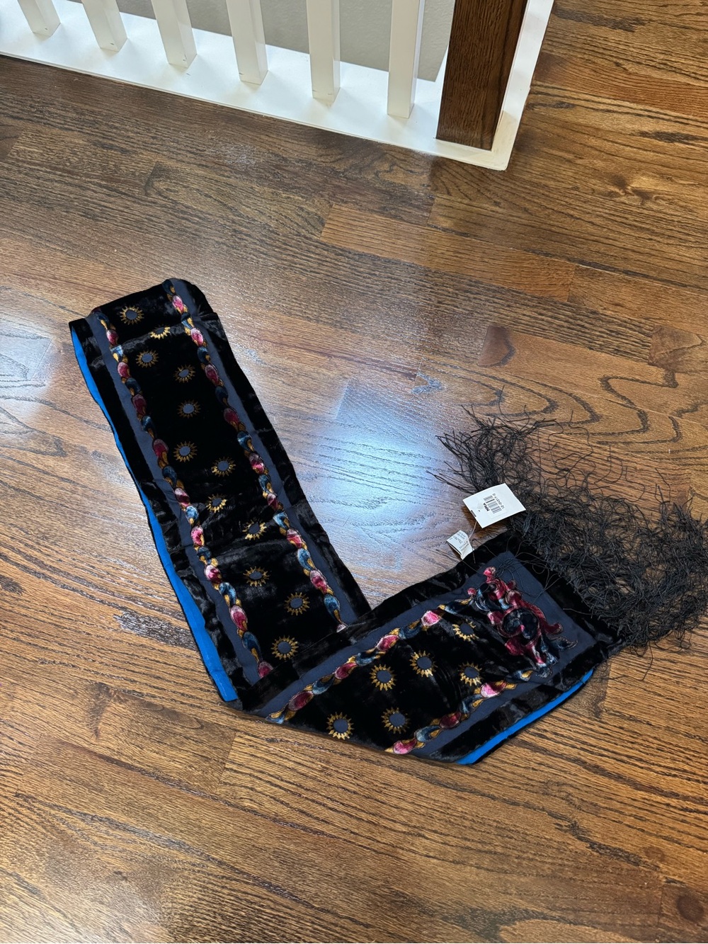 Metropolitan Museum of Art Black Velvet Floral Trim Scarf